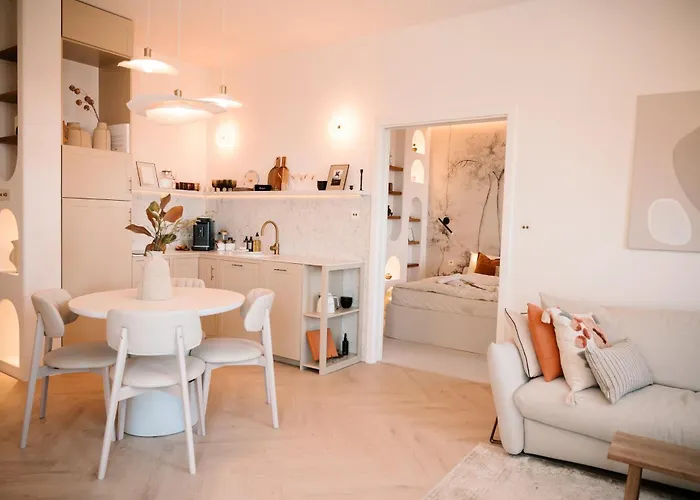 New Design Top-class Next To The Castle-free Parking-terrace Apartament *