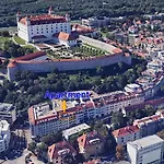 New Design Top-class Next To The Castle-free Parking-terrace *