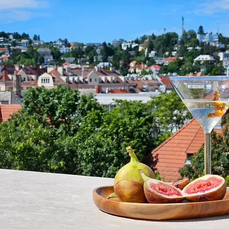 Lägenhet New Design Top-class Next To The Castle-free Parking-terrace *